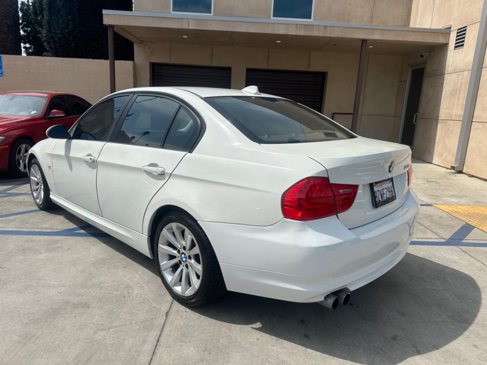 2011 White /Black BMW 3-Series 328i SA SULEV (WBAPH5G55BN) with an 3.0L L6 DOHC 24V engine, Automatic transmission, located at 30 S. Berkeley Avenue, Pasadena, CA, 91107, (626) 248-7567, 34.145447, -118.109398 - Photo #2